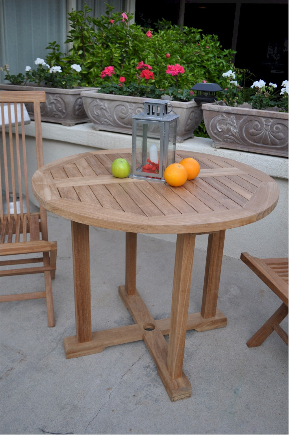 Montage Round Bistro Table